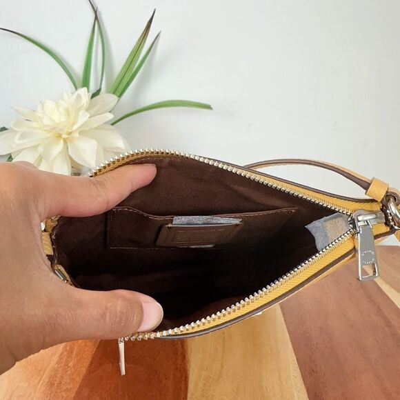 NWT Coach Leather Mini Rowan File Bag - Picture 6 of 7